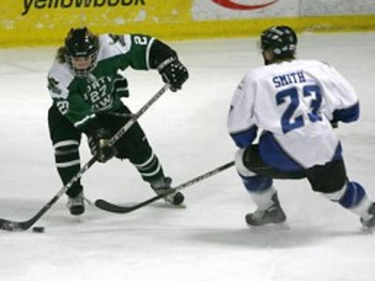 Outlaws Drop Final Home Contest 3 2 North Iowa Sports