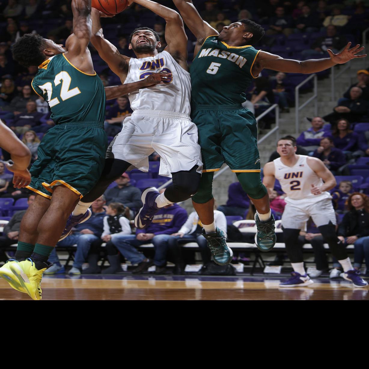 Uni Can T Close Against George Mason At It Drops Third Straight