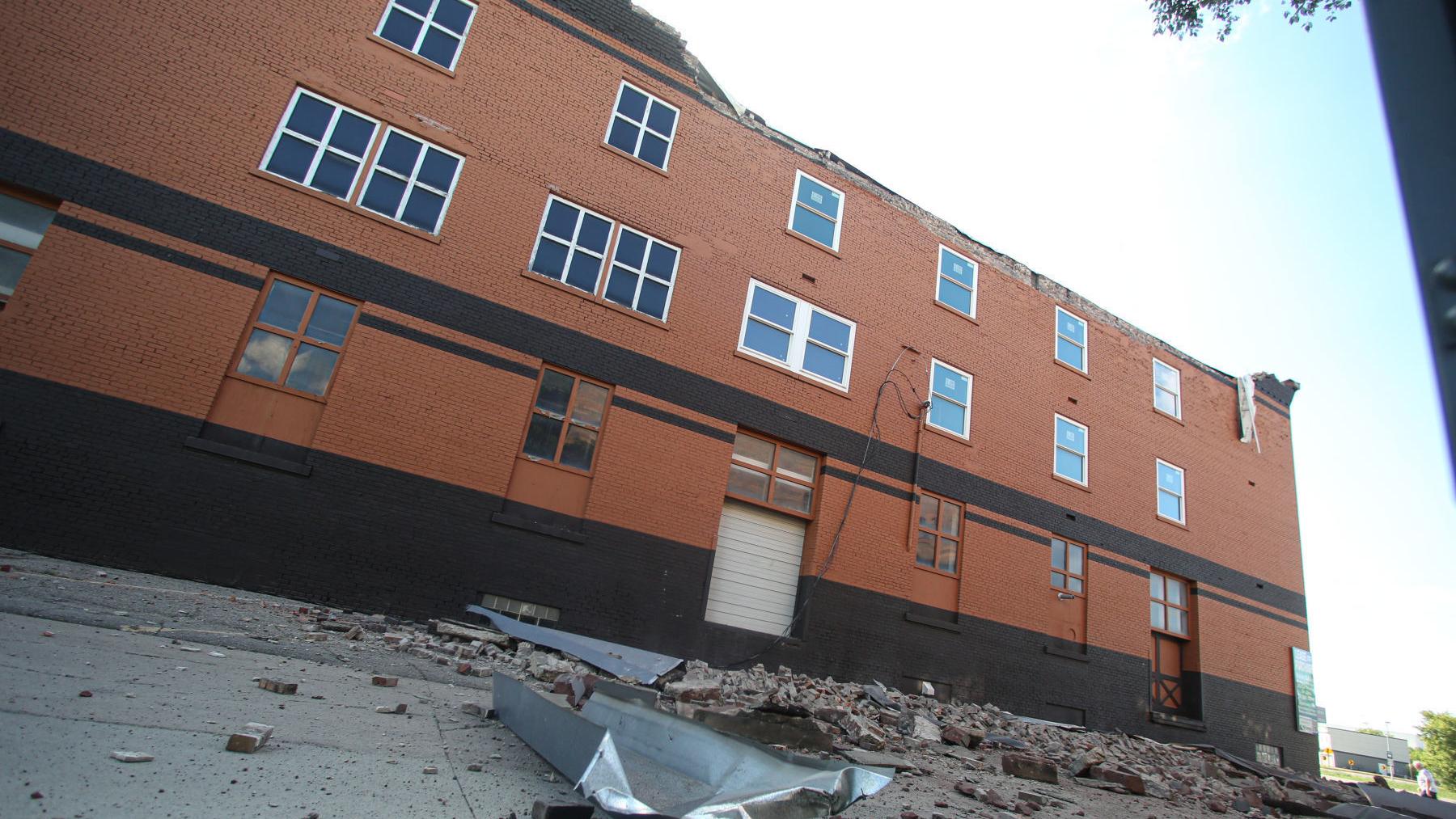 PHOTOS: Partial building collapse on Mason City's South Federal Avenue - Vimarsana News
