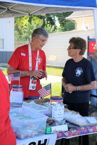 Jean Perkins and Blanche Chizek RAGBRAI..JPG