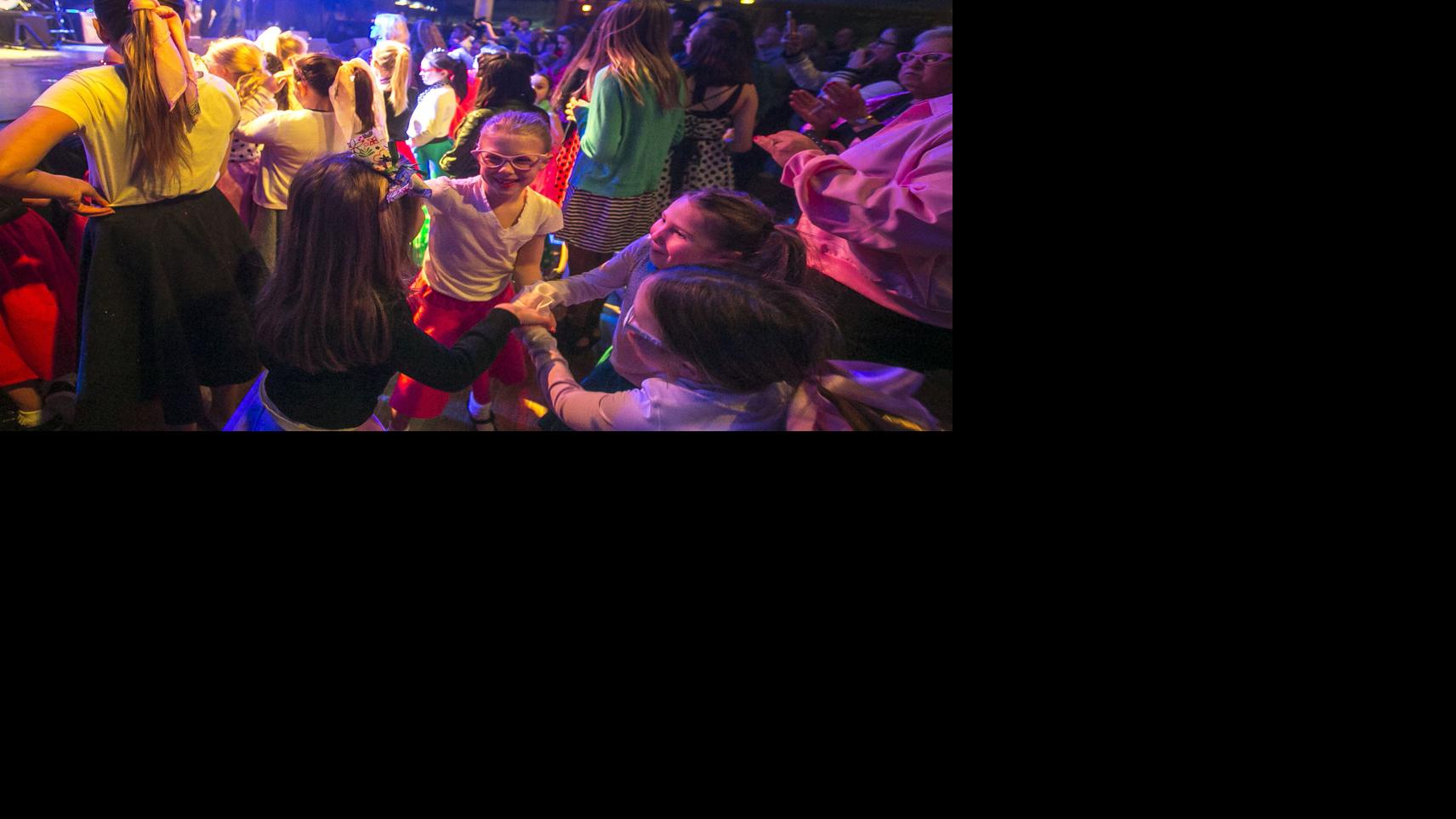 Clear Lake's Winter Dance Party kicks off despite Snyder's absence