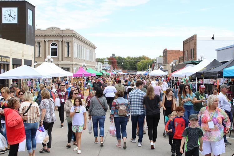 Clear Lake's Harvest Festival draws crowd