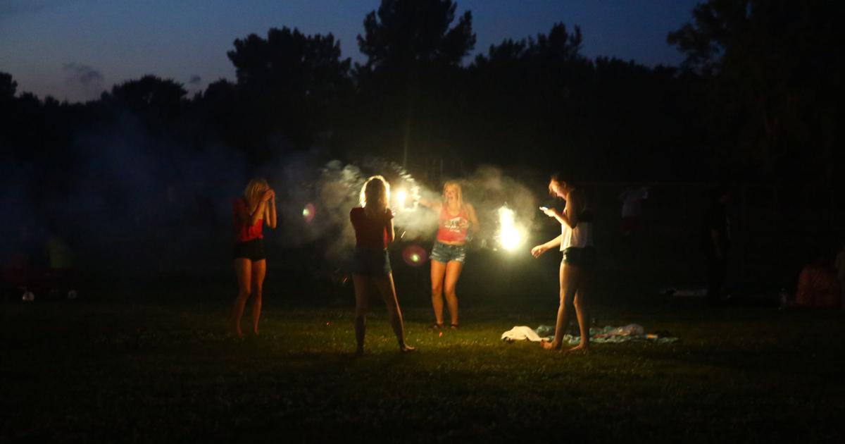 Safety and first aid tips for fireworks in Iowa Safety and first aid tips for fireworks in Iowa