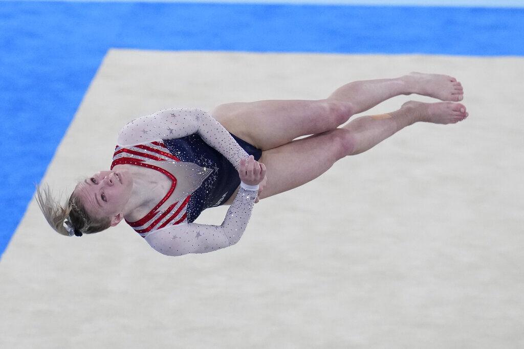 Snapshots from Jade Carey's gold medal-winning floor ...