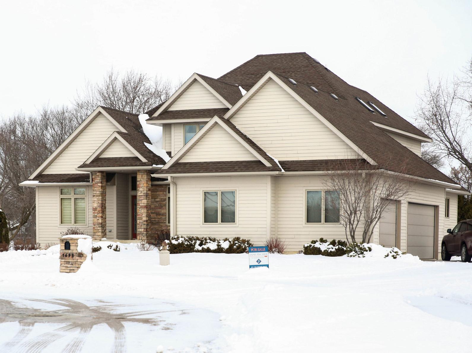 Real Estate Extra Open Floor Plan Accentuates Spacious Mason City Home Business Globegazette Com