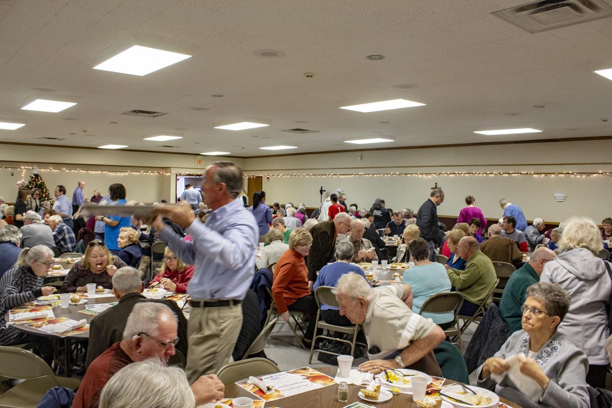 700 Served At Mason City Senior Thanksgiving Dinner Mason City North Iowa Globegazette Com