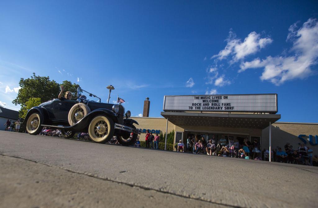 Photos Clear Lake Classic Cars Cruise Mason City North Iowa Globegazette Com