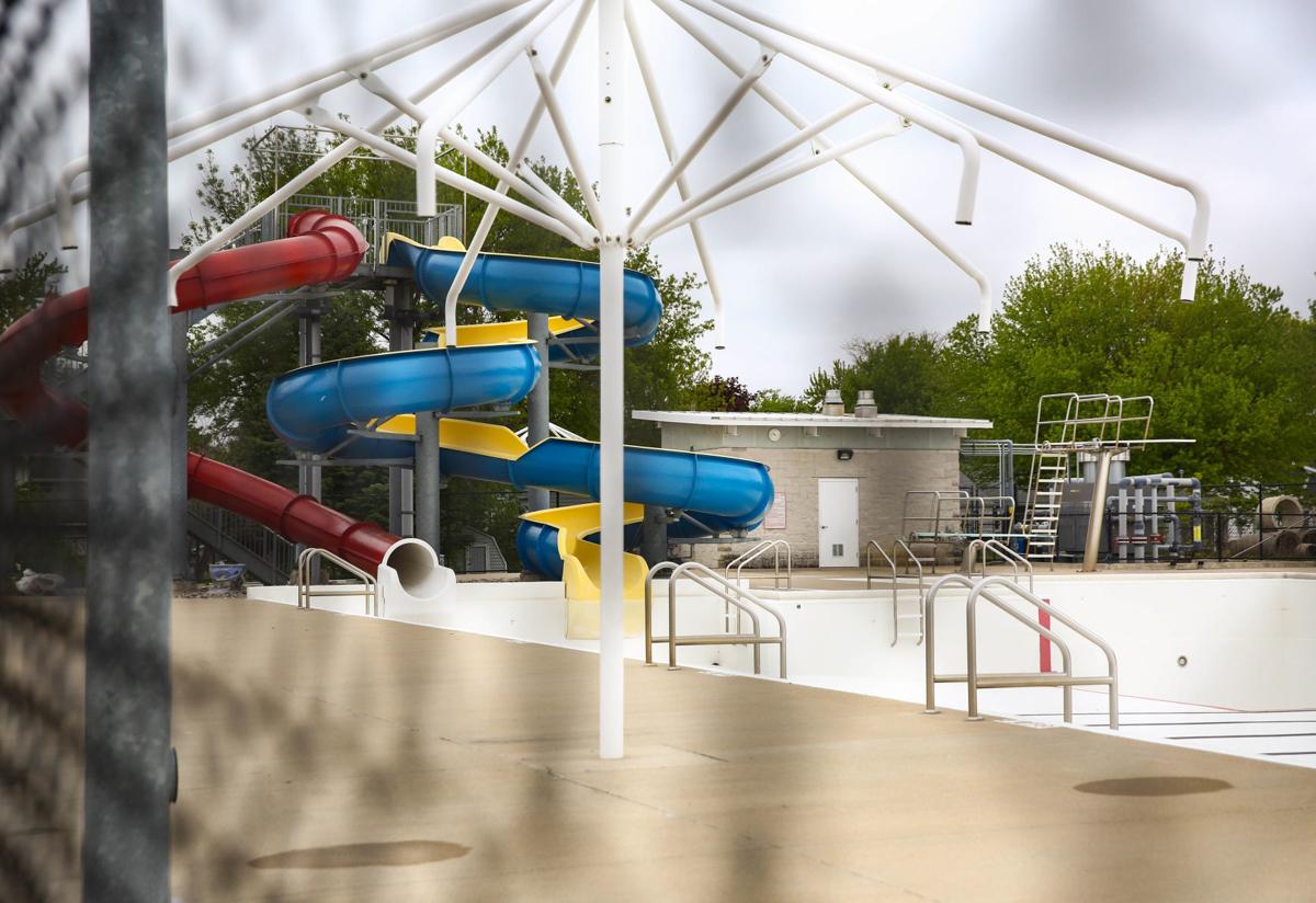 Clear Lake discusses opening of aquatic center, beach and splash pad