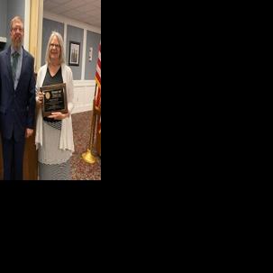 Mason City Noon Rotary presents Service Above Self awards