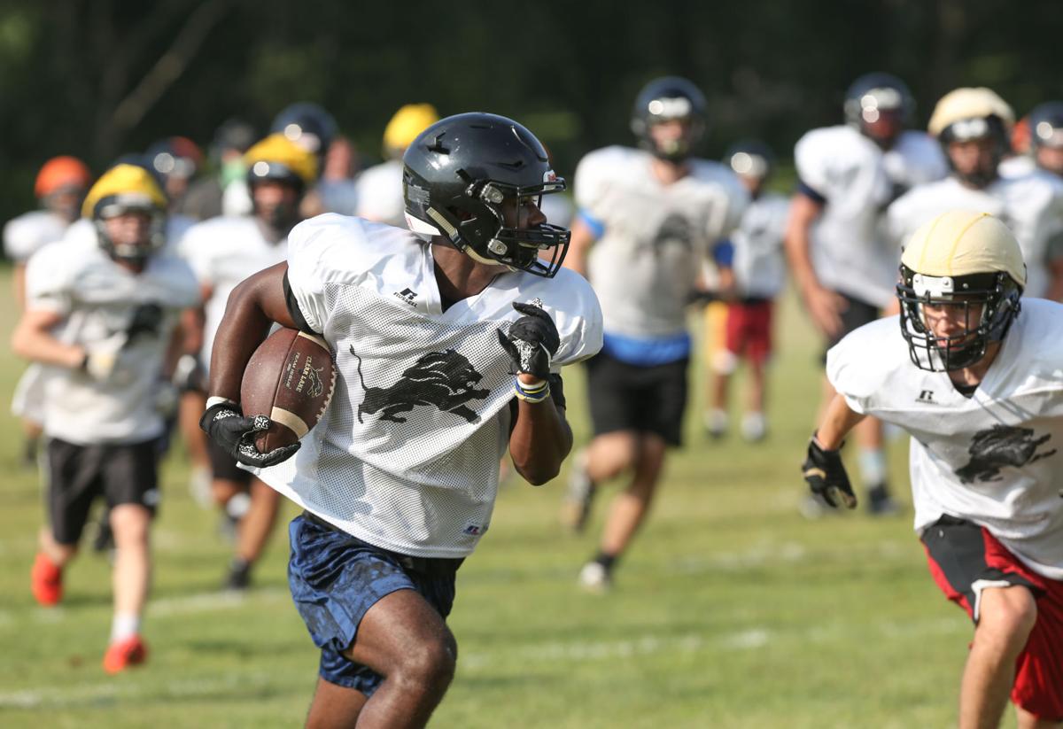new-look-offense-experienced-defense-leads-clear-lake-football-north