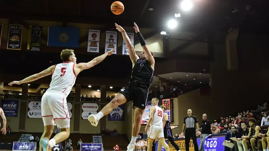 Winona State Men’s Basketball Looks to Turn Experience Into Success in 2026-27