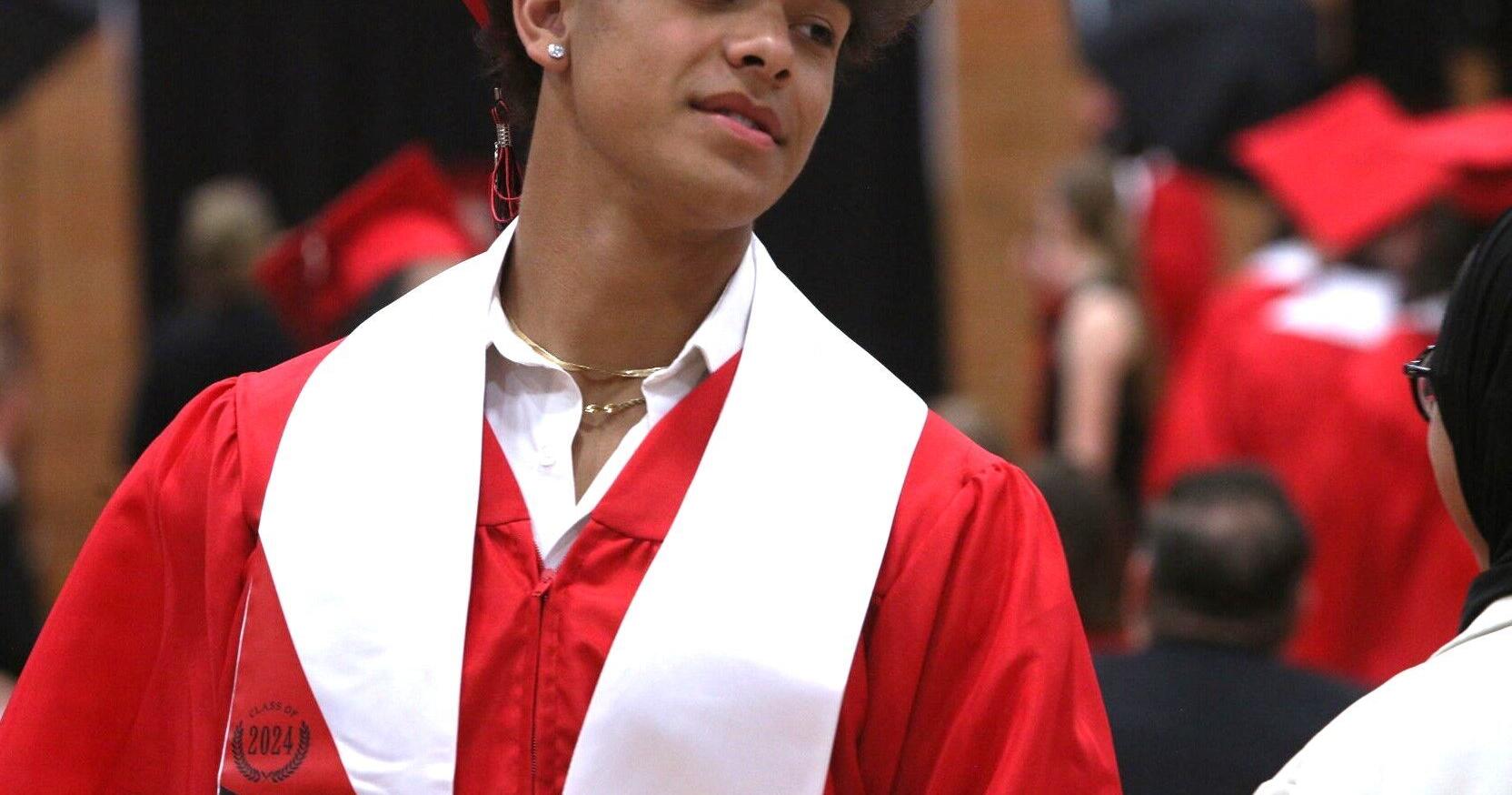Class of 2024 graduates from Mason City High School - Vimarsana News