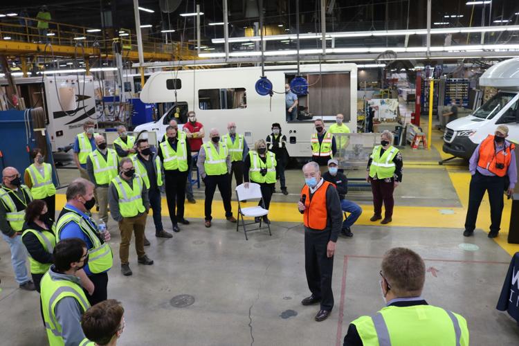 Grassley with Winnebago employees.JPG