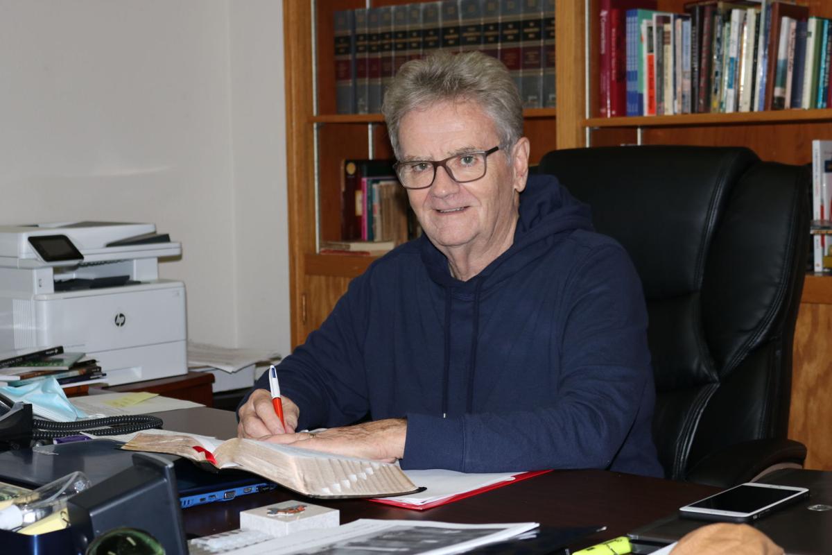 Pastor Les Green