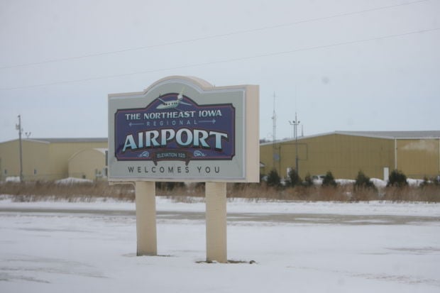 how many inches of snow at mason city, iowa airport?