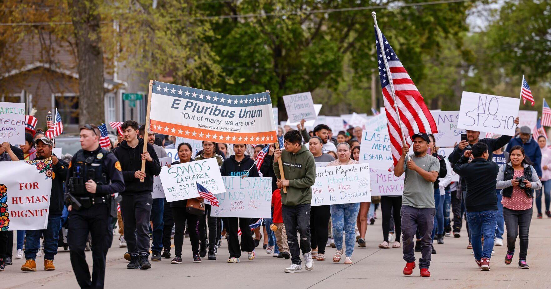 Hundreds of residents protest new Iowa immigration law - Vimarsana News