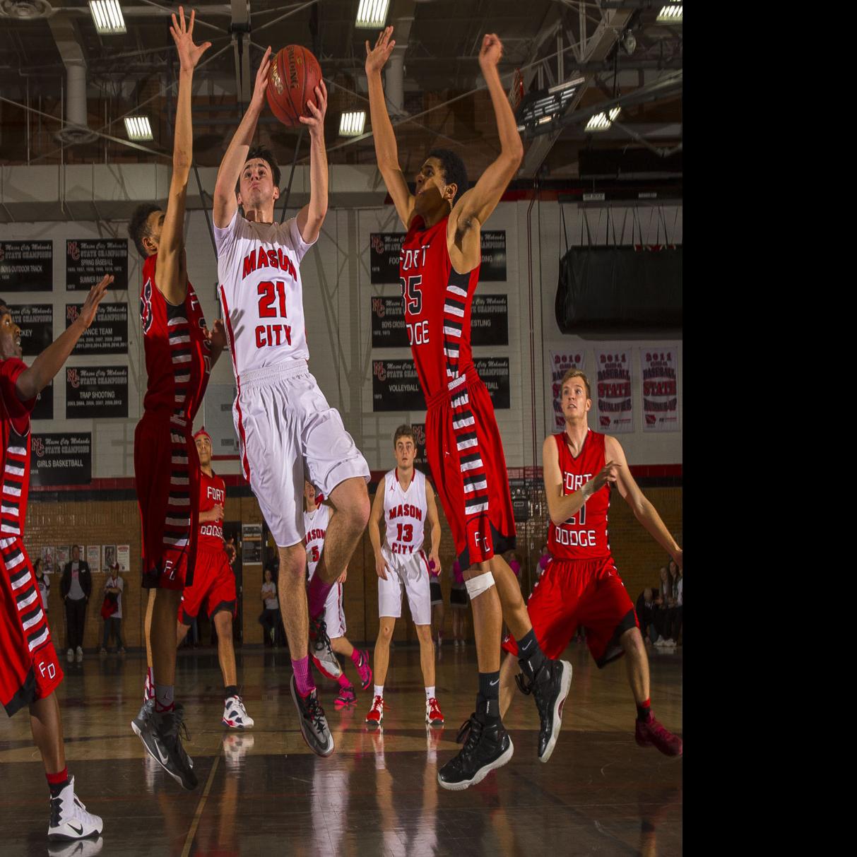 Poor First Half Dooms Mason City In Loss Vs Fort Dodge North