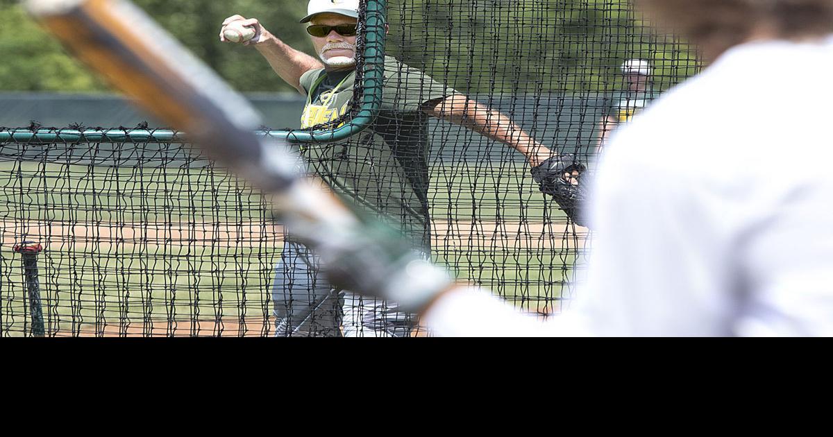 Le Mars baseball coach rallies while battling blindness