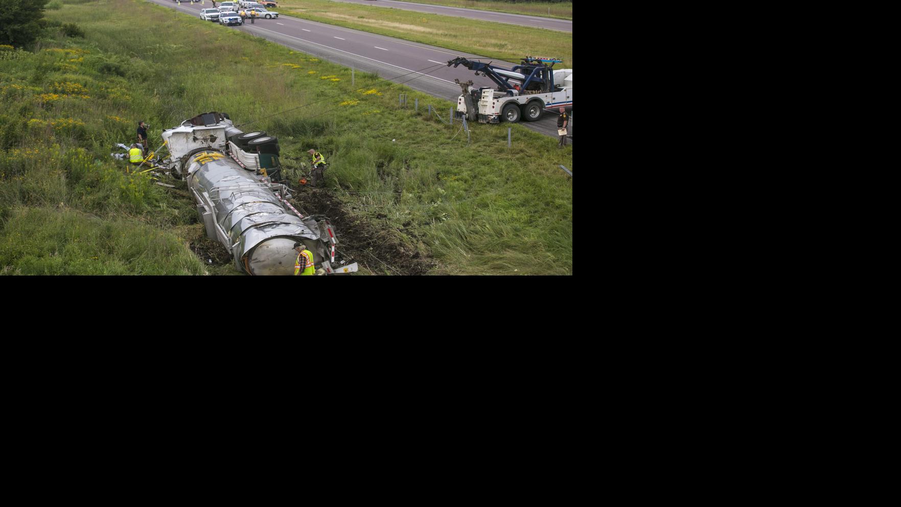 Photos Twosemi crash on I35 near Minnesota/Iowa border Mason City & North Iowa