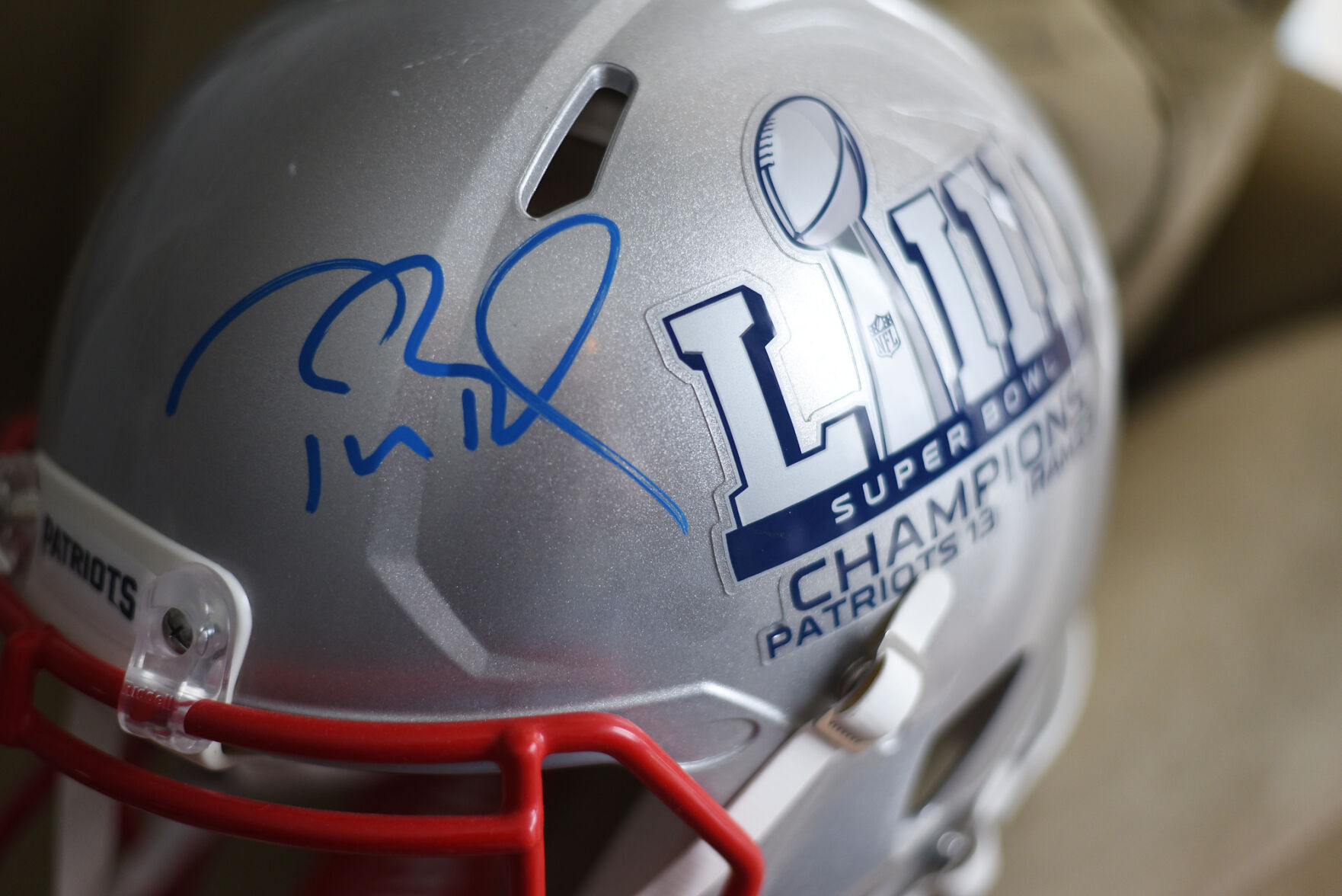 patriots helmet signed by tom brady