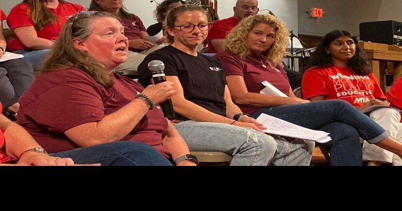 North Shore teachers call state of schools ‘a crisis’ at forum