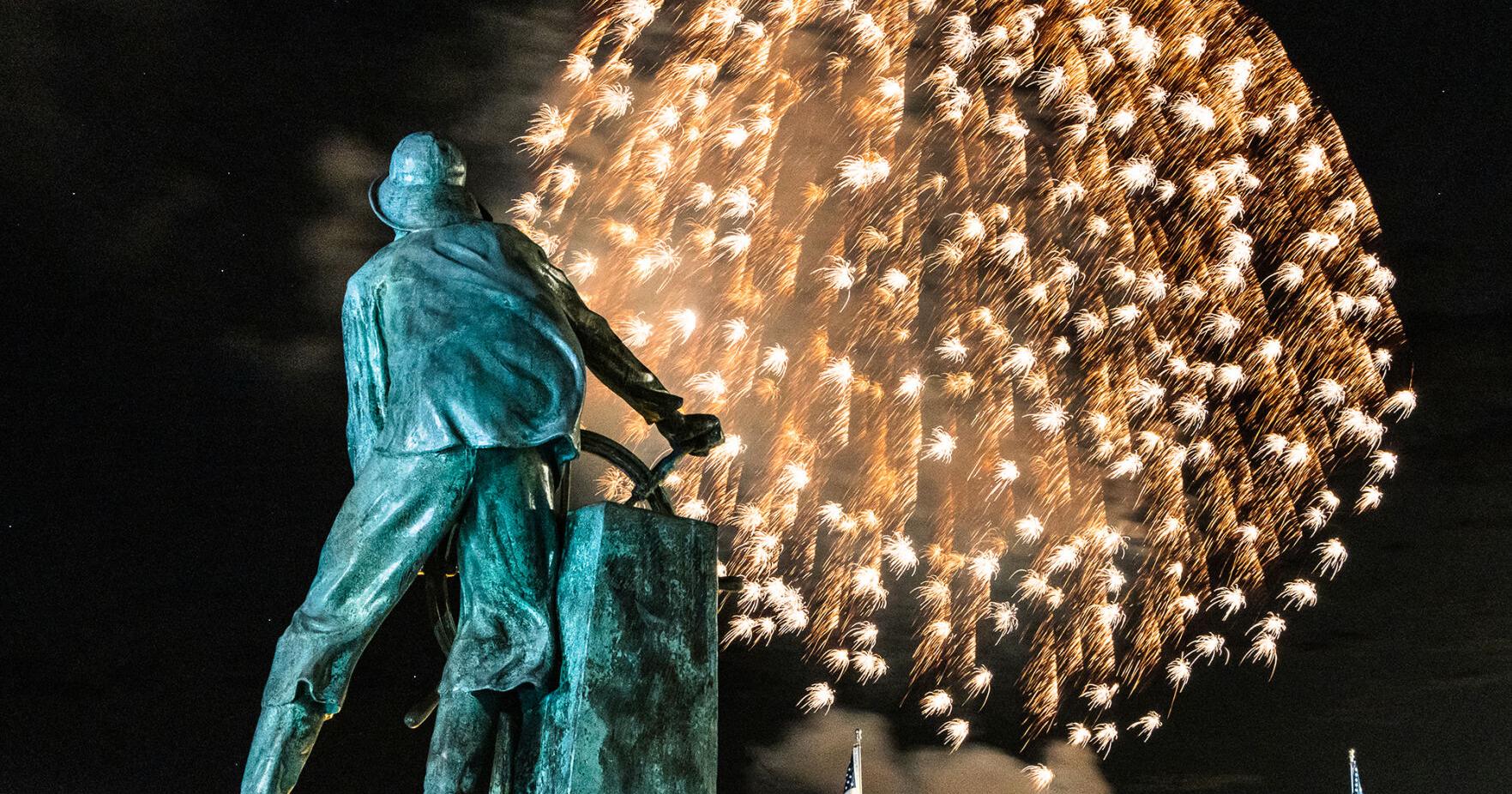 Fireworks salute Gloucester and its 400+ - Vimarsana News
