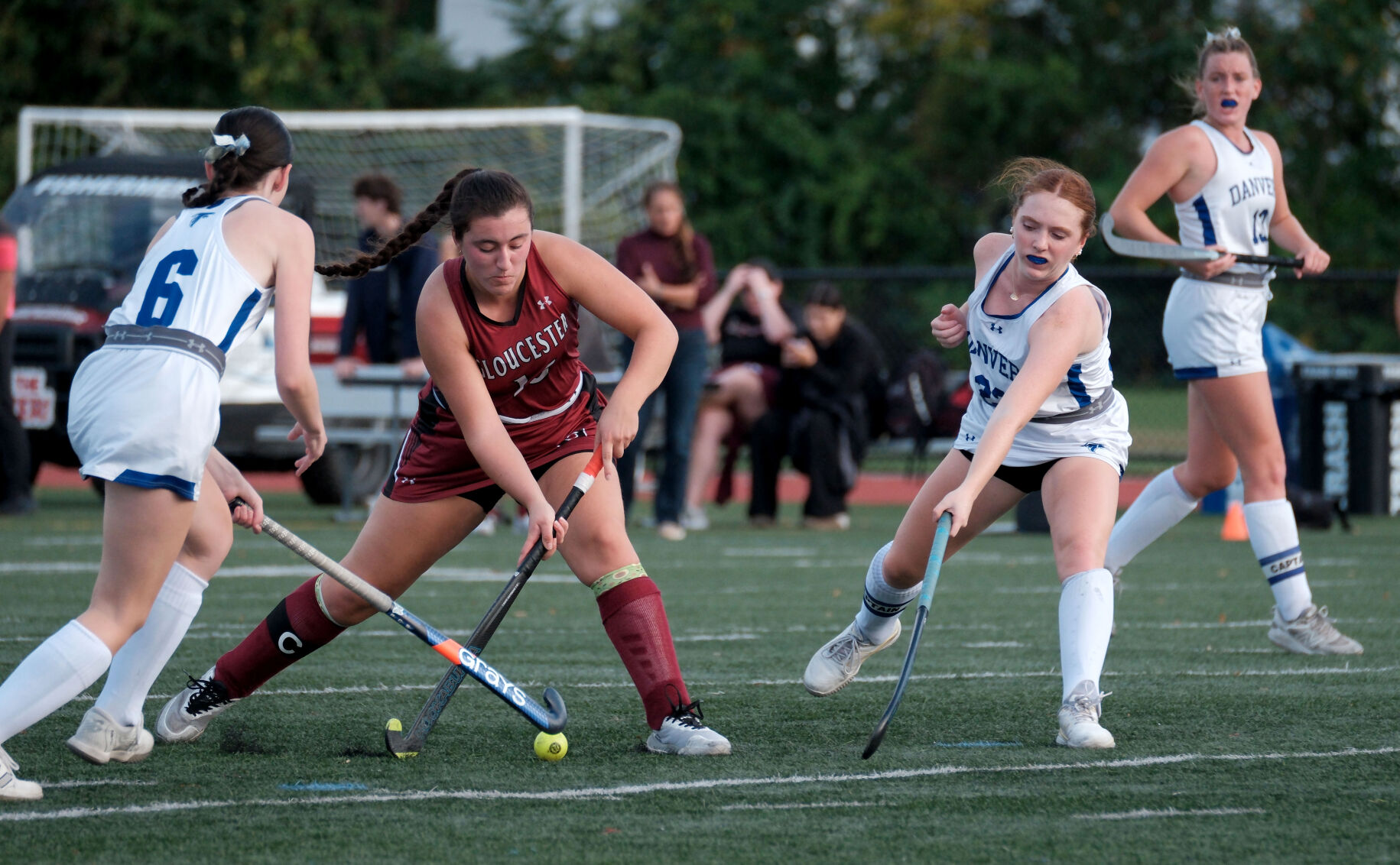 トップス j Local area roundup: Gloucester field hockey tops Danvers, remains