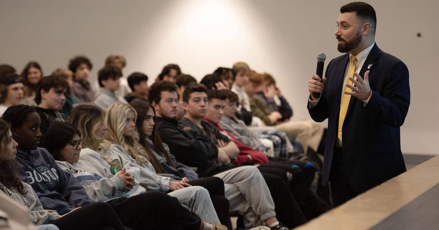 Gloucester politician speaks civics to Rockport kids - Vimarsana News
