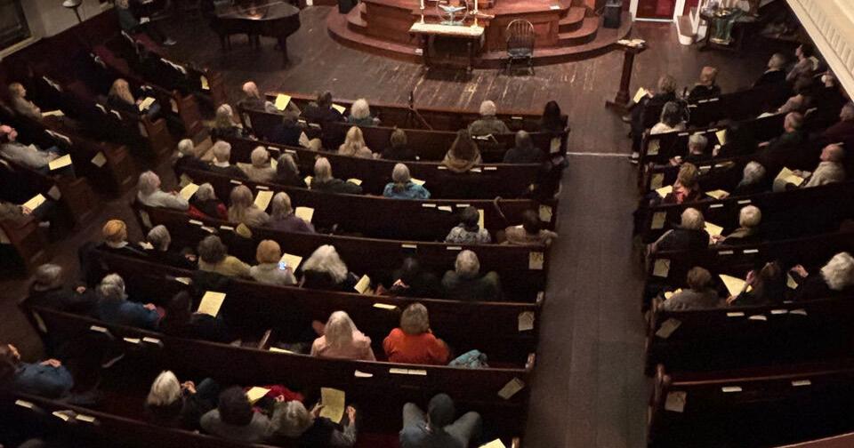 Crowd packs pews to hear women's love letters to Cape Ann - Vimarsana News
