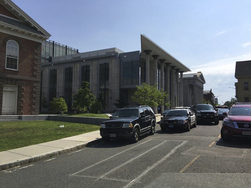 Woman charged in bomb hoax that shut down Salem courthouse