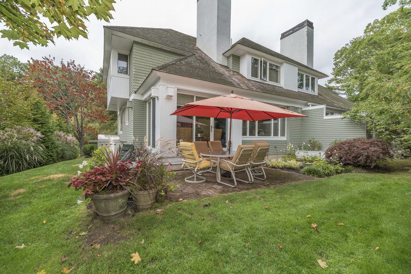 Enjoy the ease of true country club living in Ipswich Homes