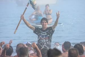 A new champion is crowned: White claims his first Greasy Pole title, spoils Hopkins' quest at five straight