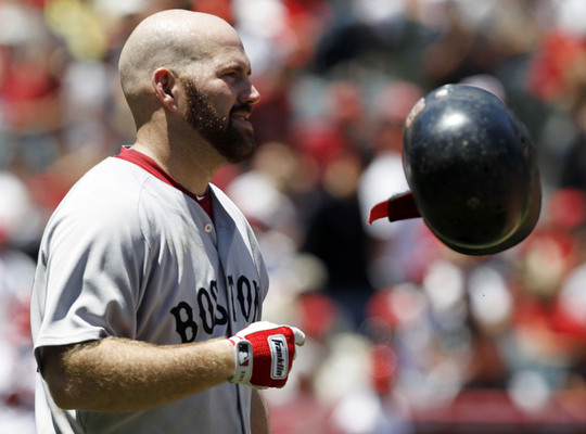 AP source: Kevin Youkilis, Yankees reach 1-year deal (updated