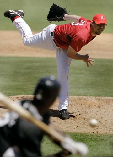 Red Sox: Josh Beckett glad to have played in tough Boston market