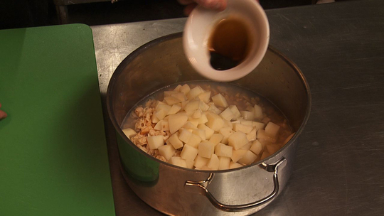 New England Clam Chowder - Taste of the Frontier