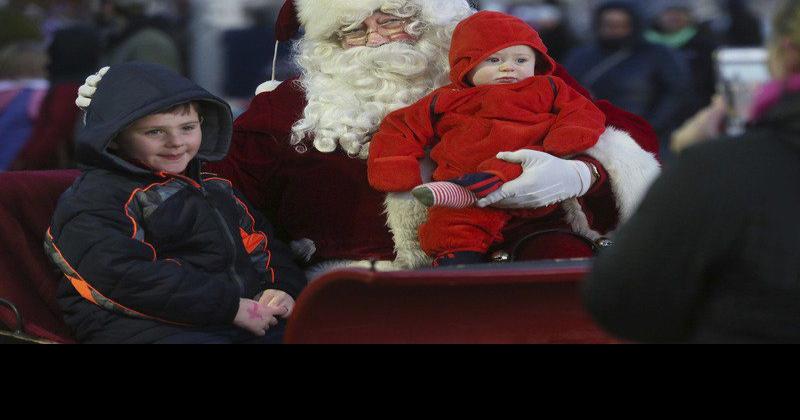 Gloucester Christmas Parade 2022 Lighting Up The Season: Gloucester Turns Out For Annual Santa Claus Parade  | Local News | Gloucestertimes.com