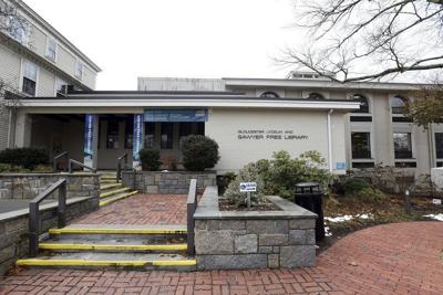 Retired cops to police city library