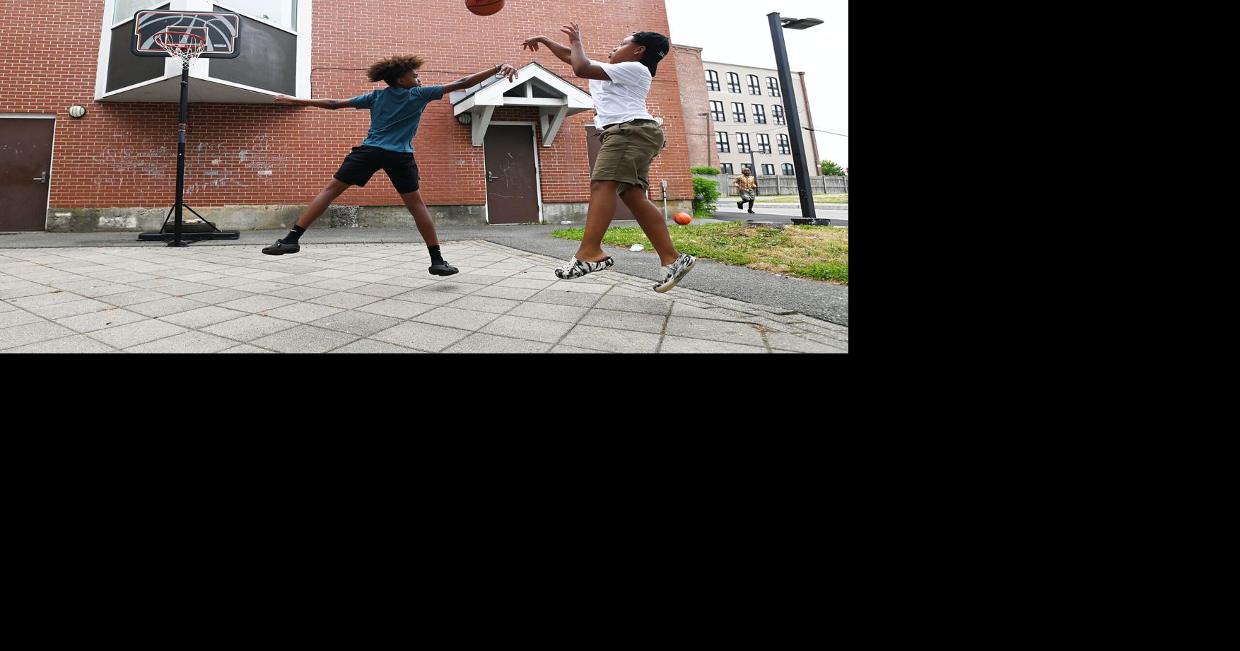 Neighbor tells Willowood Gardens children to shoot high with new