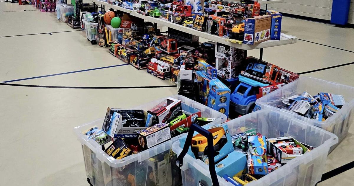 Fountain Inn PD Christmas toy drive making an impact | News ...