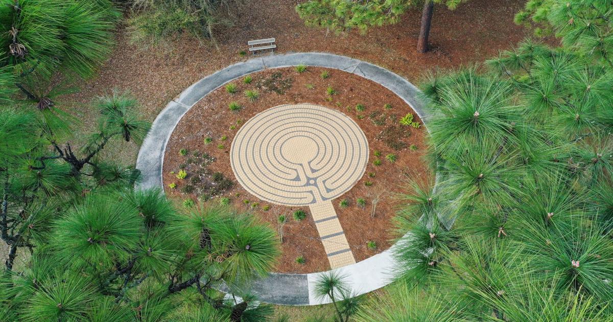 Chicago Labyrinth Labyrinths offer paths to peace, mediation | Coastal Queue ...
