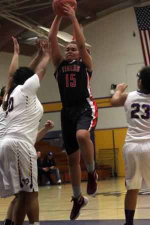 Girls Basketball Tigers Clamp Down On Golden Valley