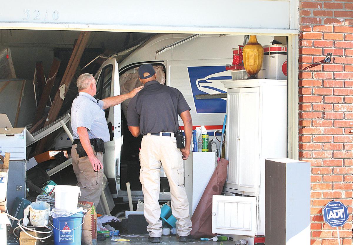 Thieves crash mail truck Tracy Press News