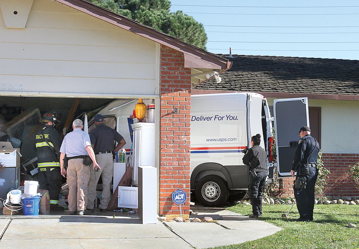 Thieves crash mail truck Tracy Press News
