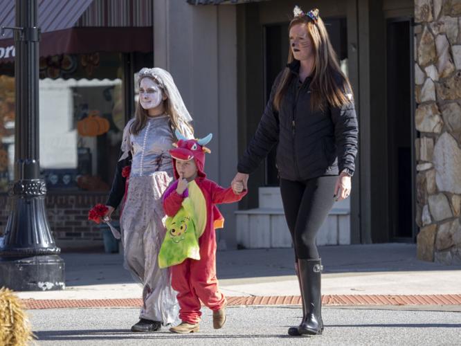 Wakarusa Chamber Fall Halloween Party Costume Contest Gallery