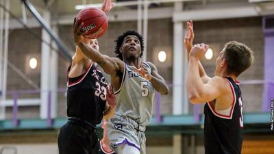 Goshen College Men S Basketball Maple Leafs Upset No 1 Iwu