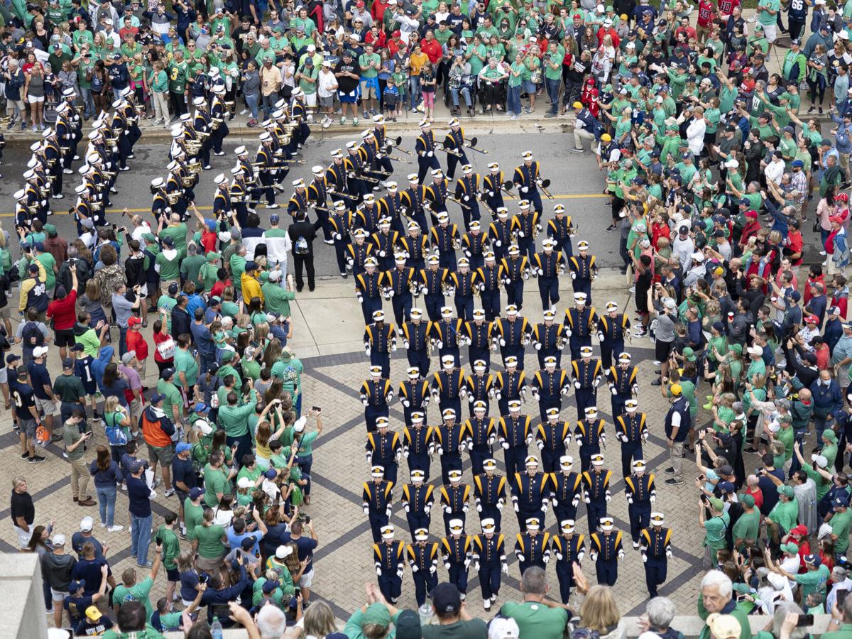 20211002-spt-ndcincy-pic9.JPG - Notre Dame band walk