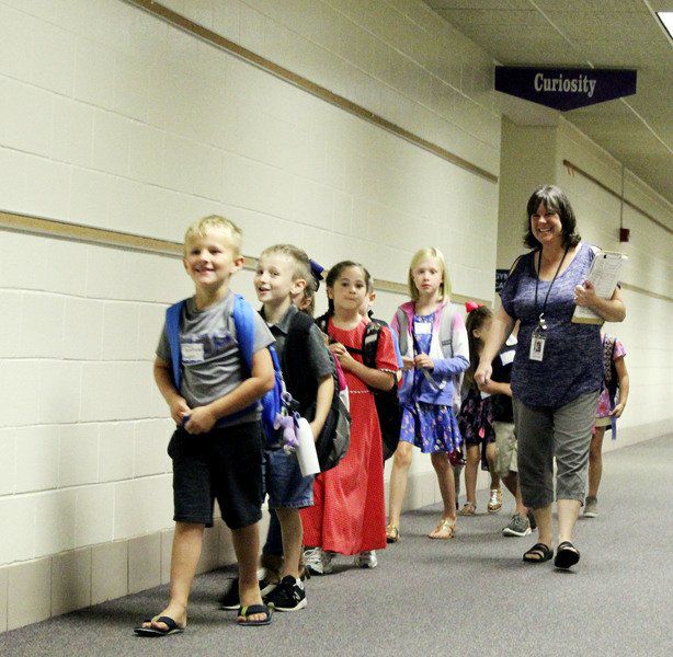 SLIDESHOW: Wa-Nee students go back to school