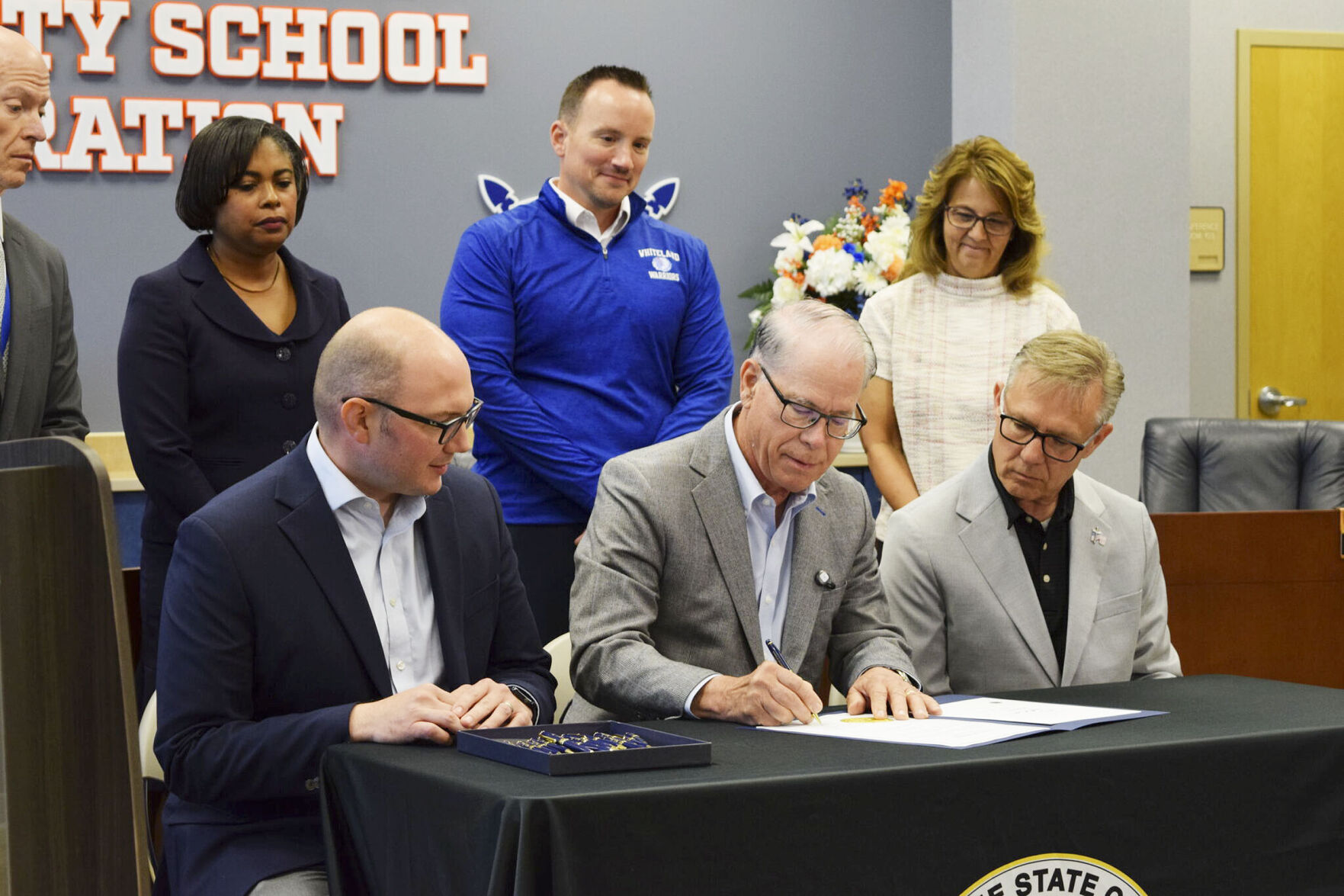 Indiana schools face stricter cellphone rules under new ‘bell-to-bell ...