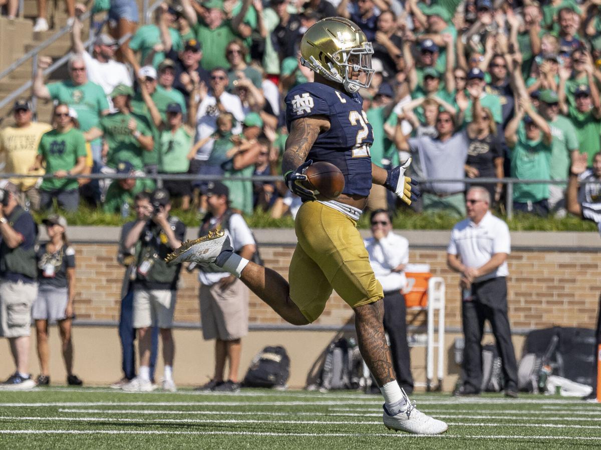 COLLEGE FOOTBALL: SEP 18 Purdue at Notre Dame - Kyren Williams celebration solo