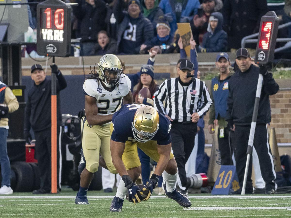 Notre Dame vs. Georgia Tech - MTA scoops fumble
